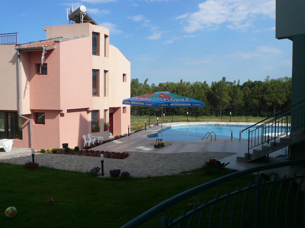 Dream Bay Family Hotel Tsarevo Exterior photo