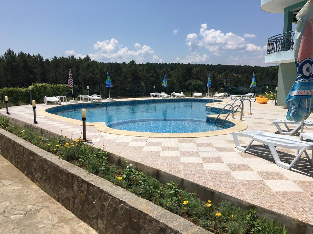 Dream Bay Family Hotel Tsarevo Exterior photo